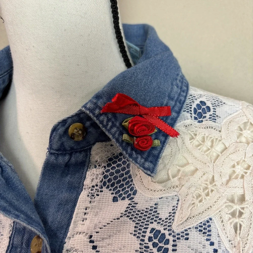 PTNY Denim Shirt Lace Applique Rose Accents Western Blouse‎ Size Large 90s
